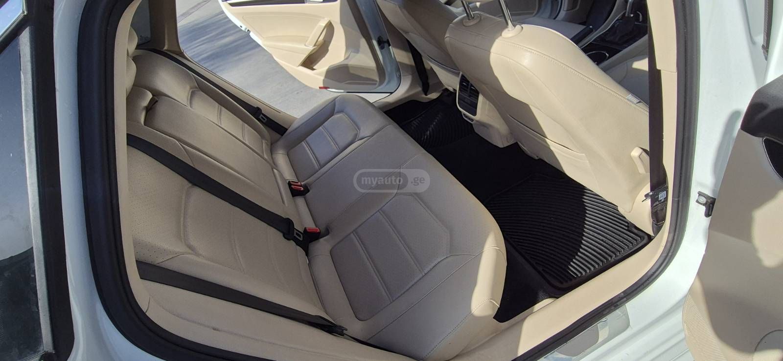 Volkswagen Passat - фото 13