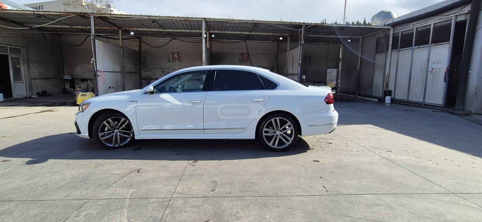 Volkswagen Passat - фото 6