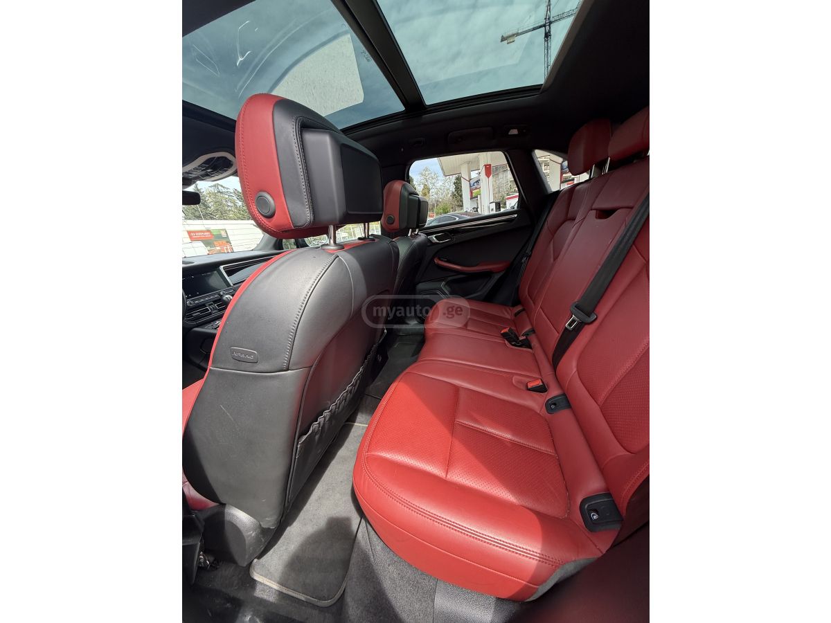 Porsche Macan - фото 9