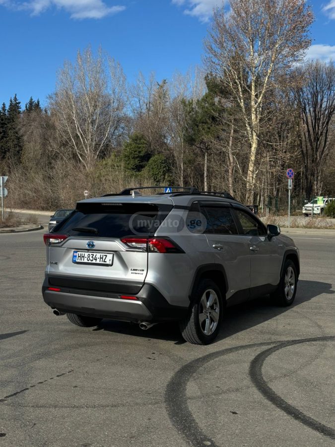 Toyota Adventure 4dr All-Wheel Drive — миниатюра 6