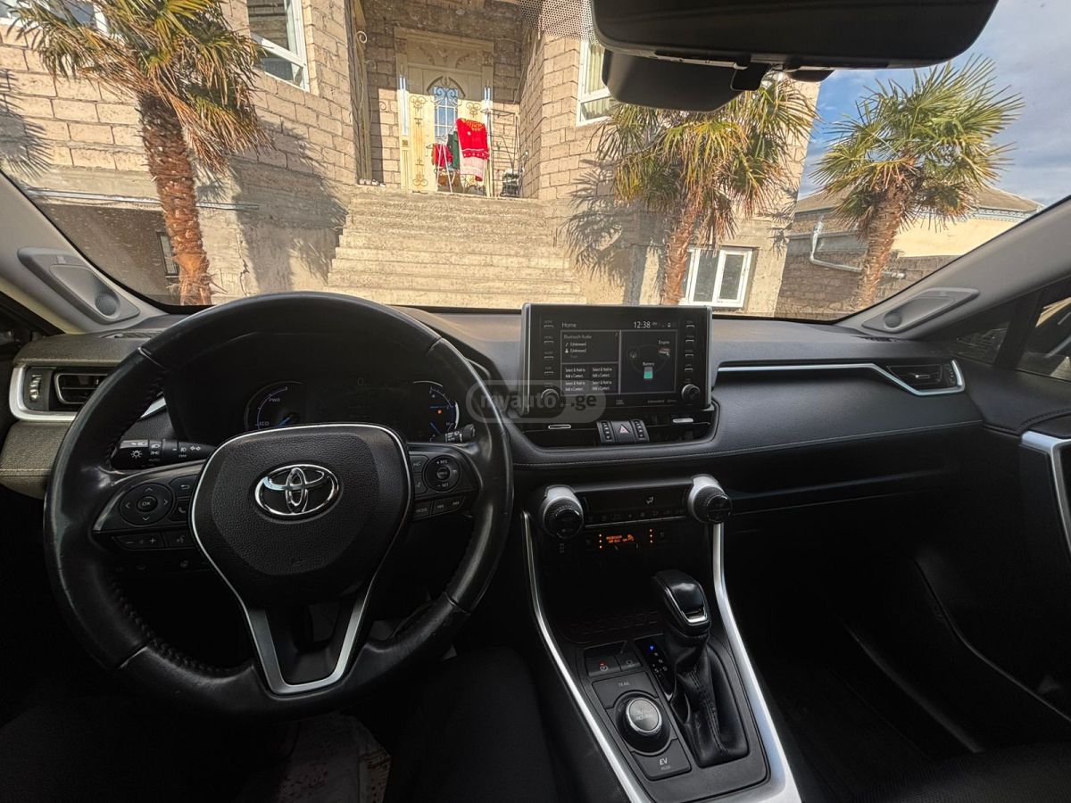 Toyota Adventure 4dr All-Wheel Drive — миниатюра 7