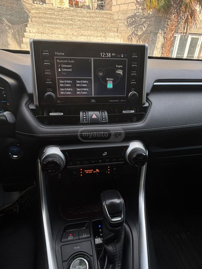 Toyota Adventure 4dr All-Wheel Drive — миниатюра 8