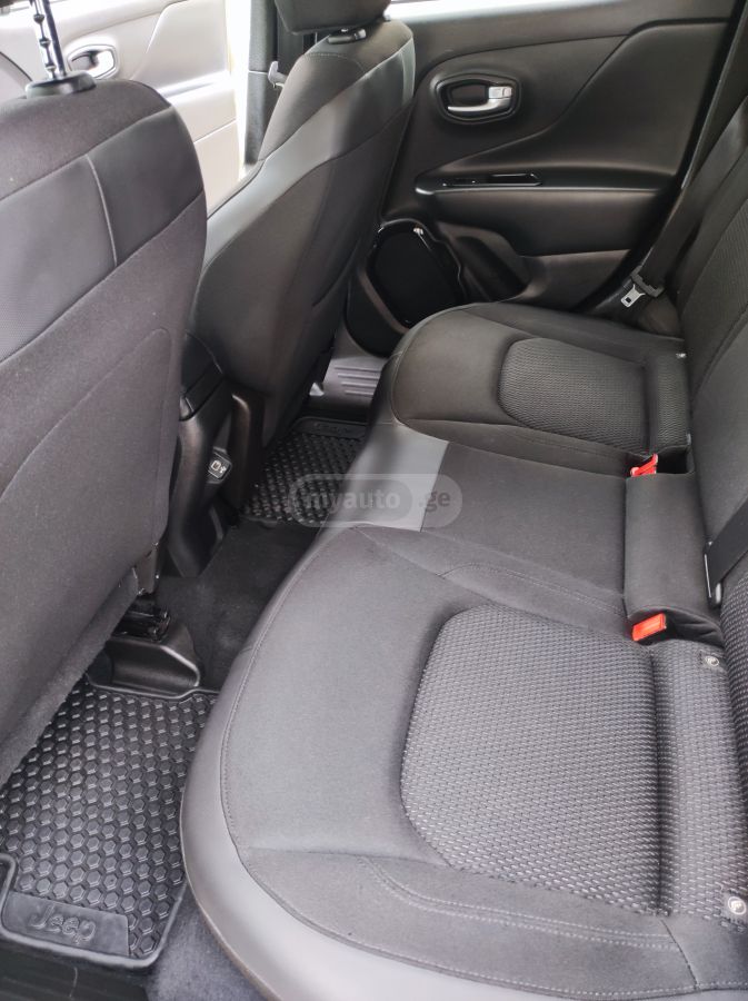Jeep Renegade - фото 11