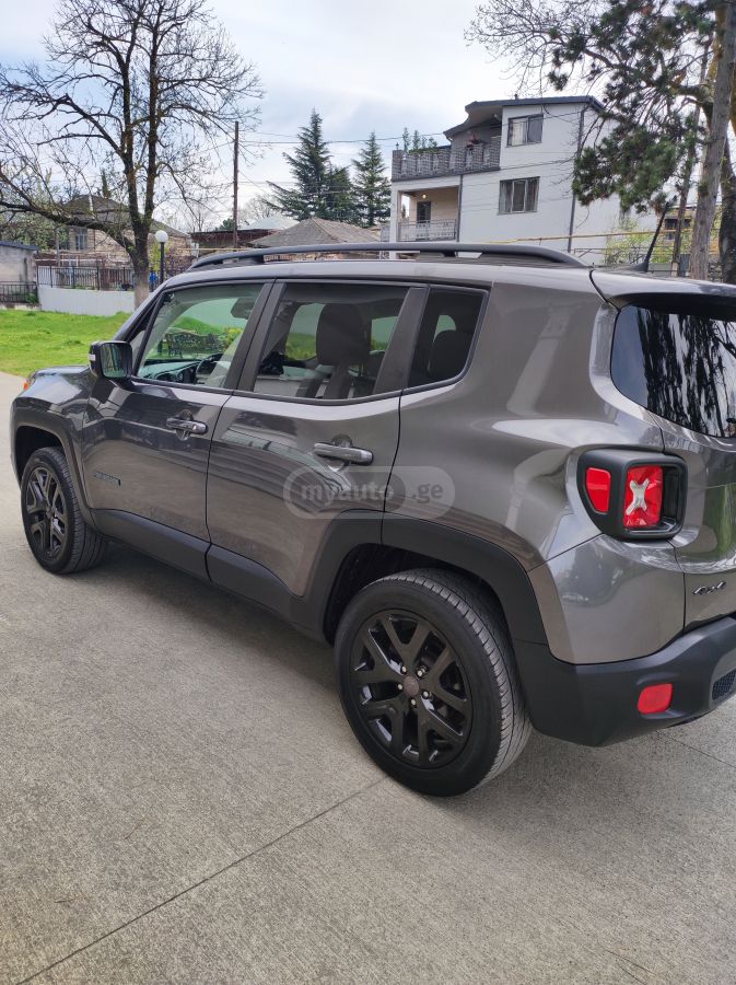 Jeep Renegade - фото 3