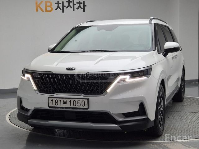 Kia Carnival - фото 1
