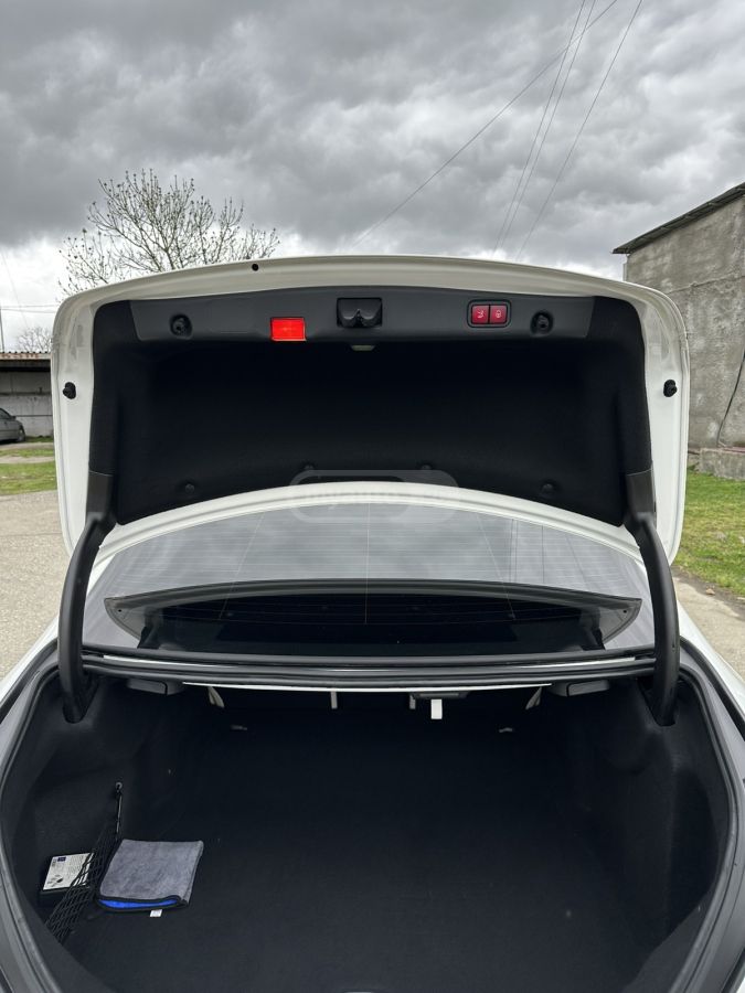 Mercedes-Benz E 300 - фото 14