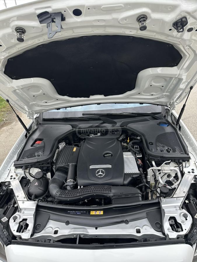 Mercedes-Benz E 300 - фото 15