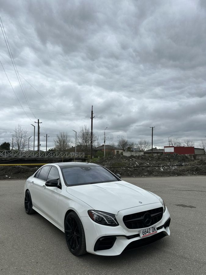 Mercedes-Benz E 300 - фото 3