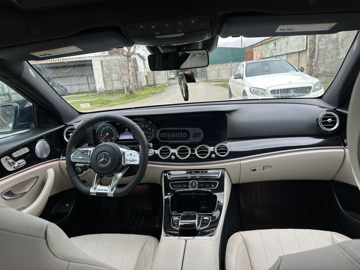 Mercedes-Benz E 300 - фото 9