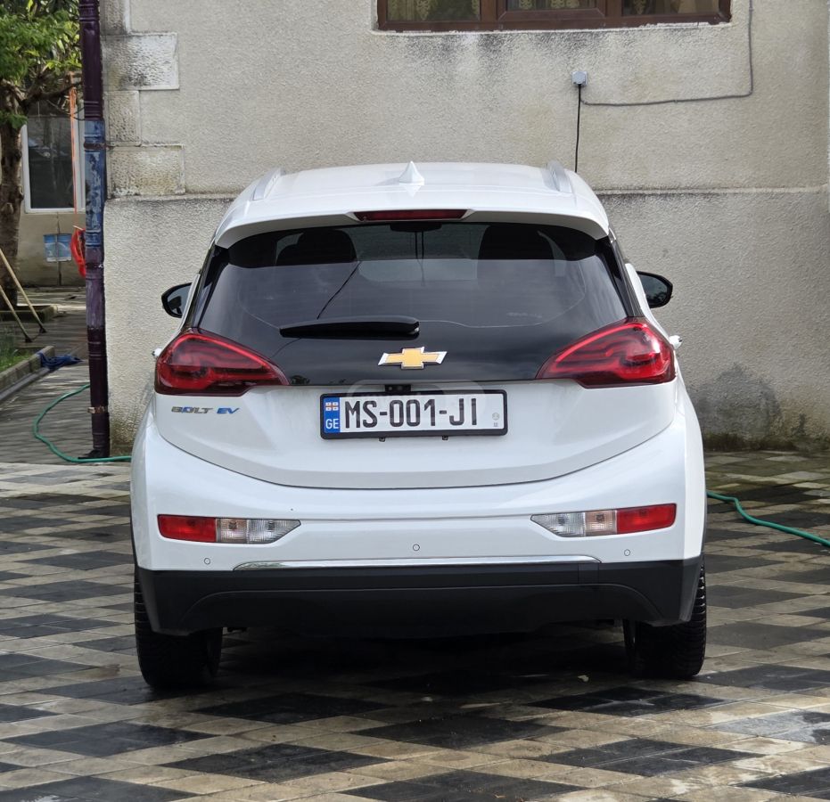 Chevrolet Bolt EV - фото 2