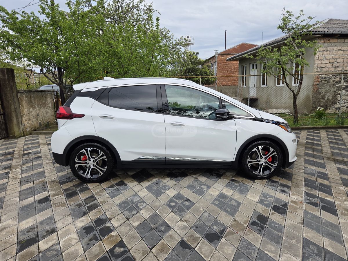 Chevrolet Bolt EV - фото 3