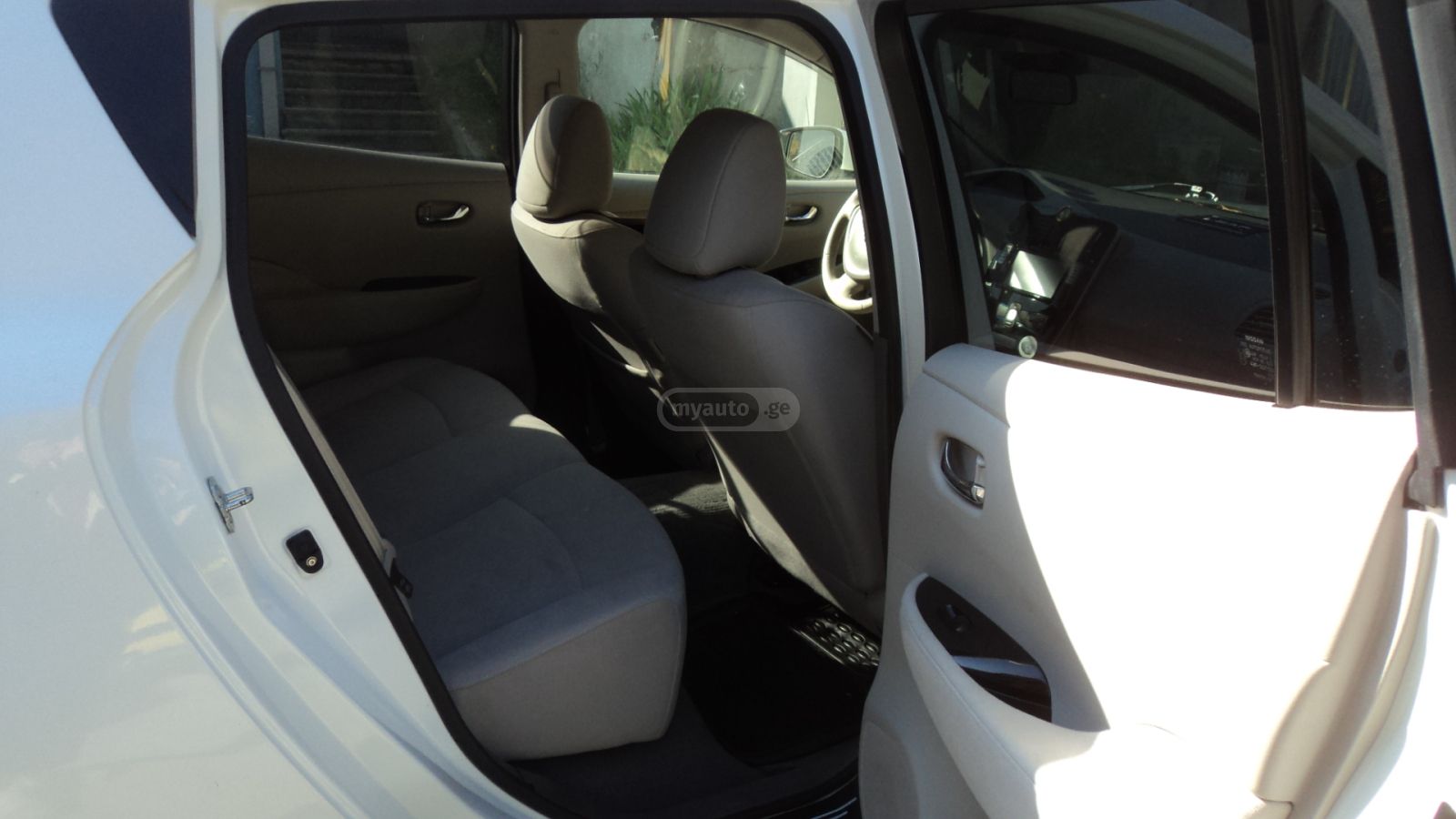 Nissan Leaf - фото 6