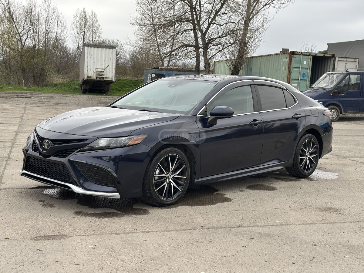 Toyota Camry - фото 2