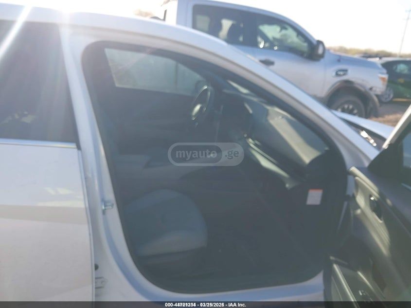 Hyundai Elantra - фото 5