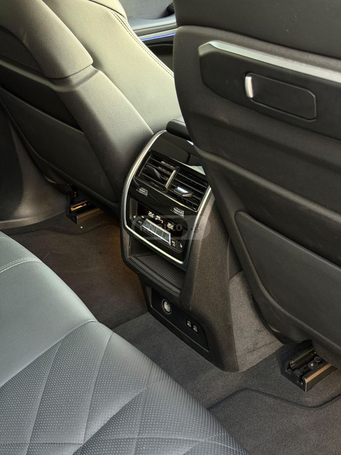 BMW X5 - фото 12