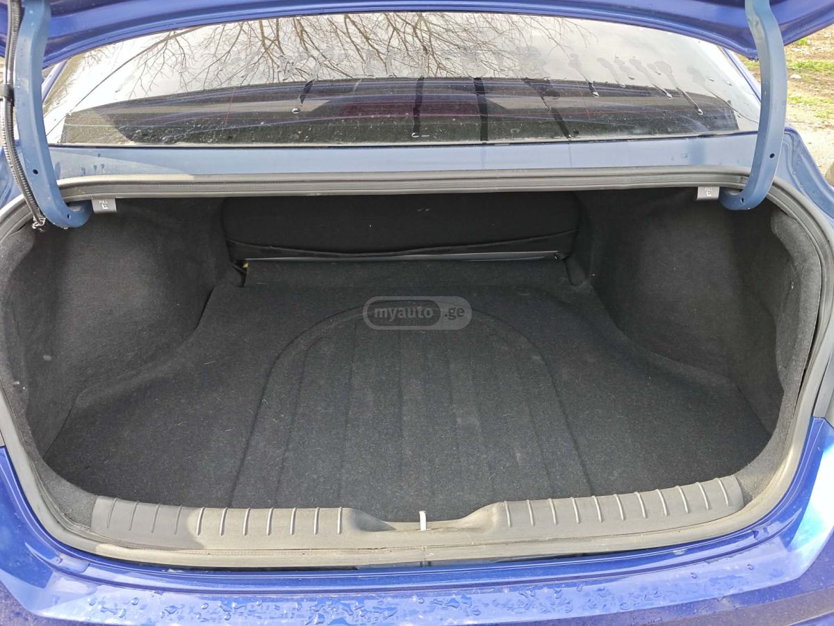 Hyundai SEL 4dr Sedan — миниатюра 11