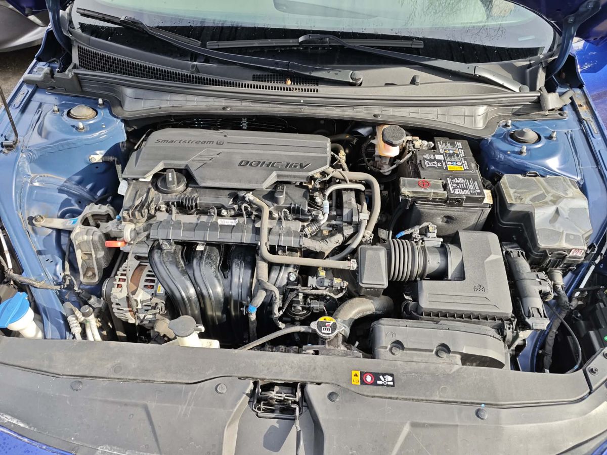 Hyundai SEL 4dr Sedan — миниатюра 13