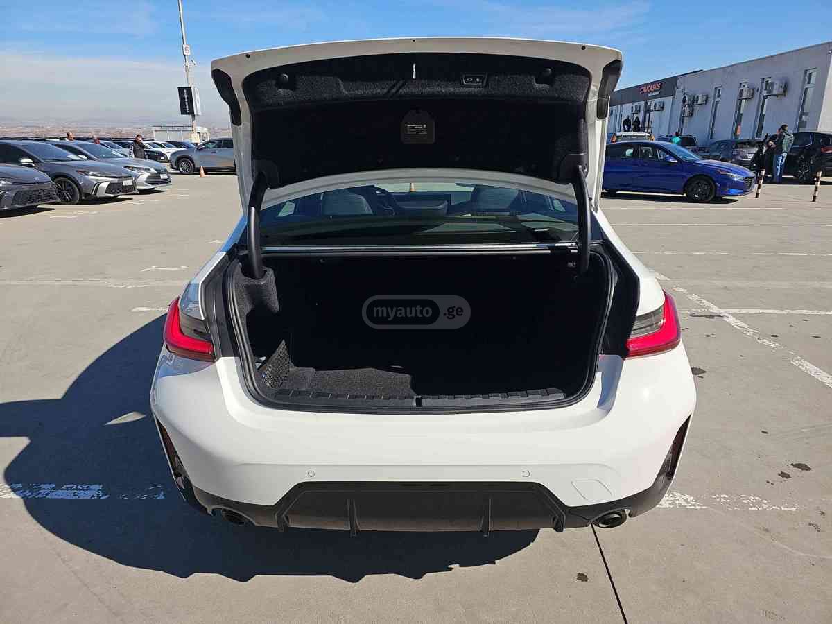 BMW Bmw 330i — миниатюра 10