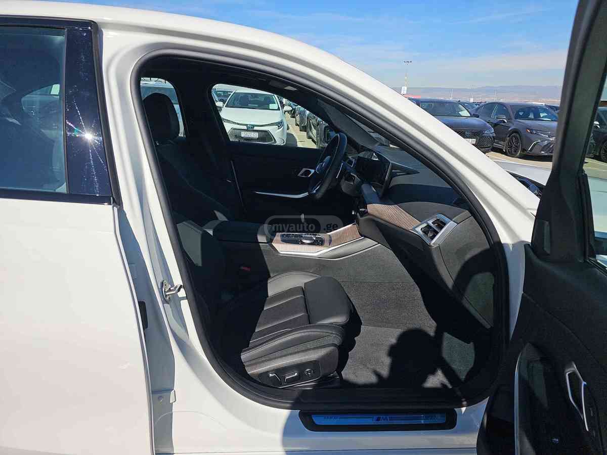 BMW Bmw 330i — миниатюра 4