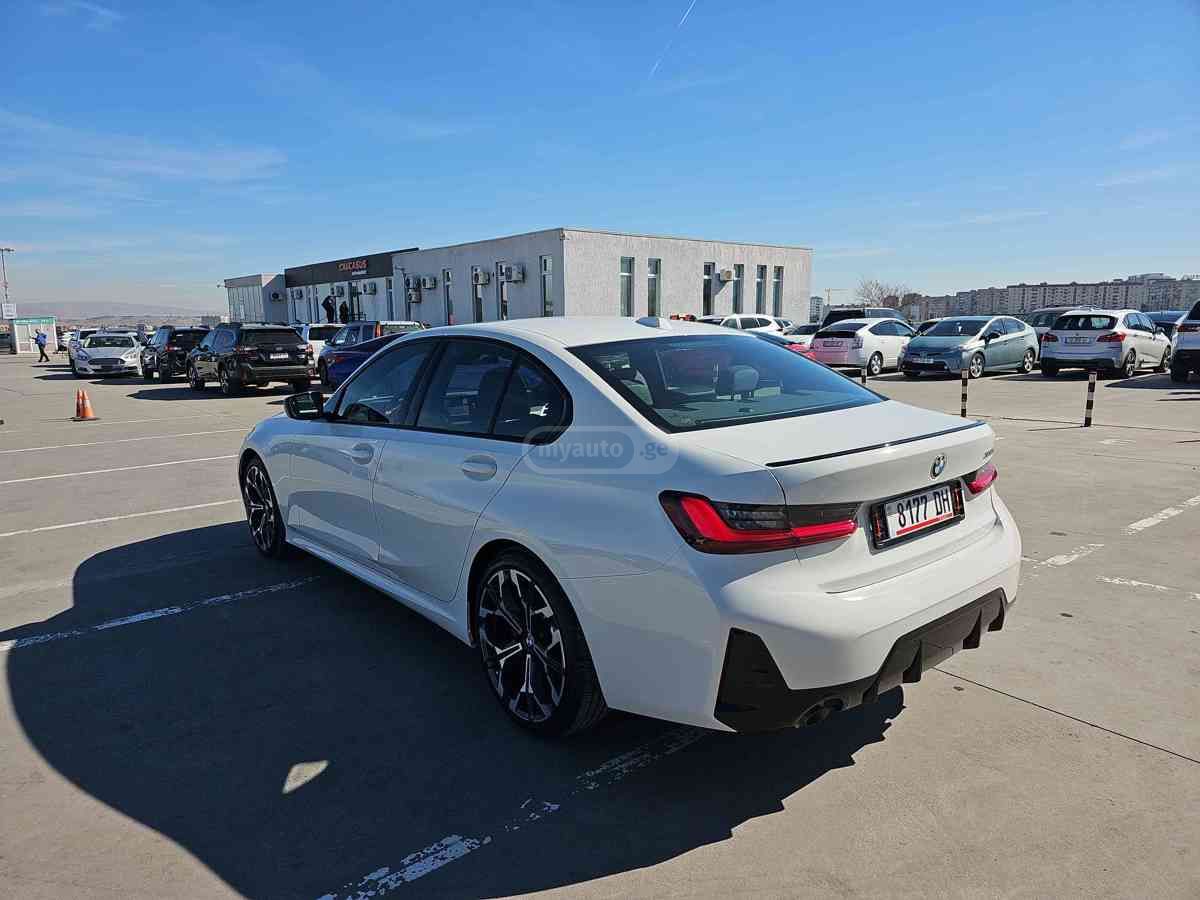 BMW Bmw 330i — миниатюра 9