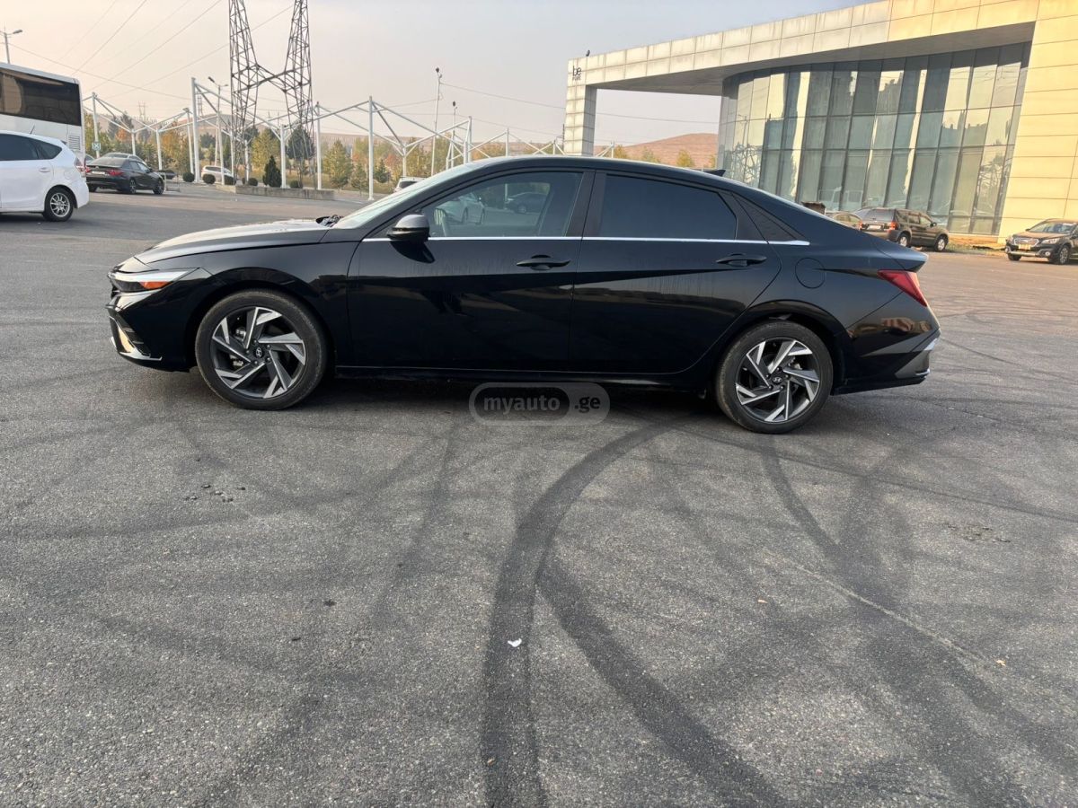 Hyundai Elantra - фото 5