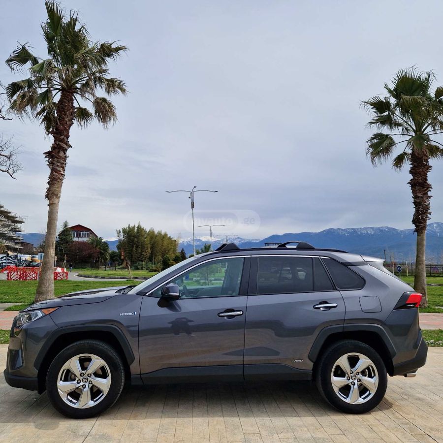 Toyota RAV 4 - фото 3