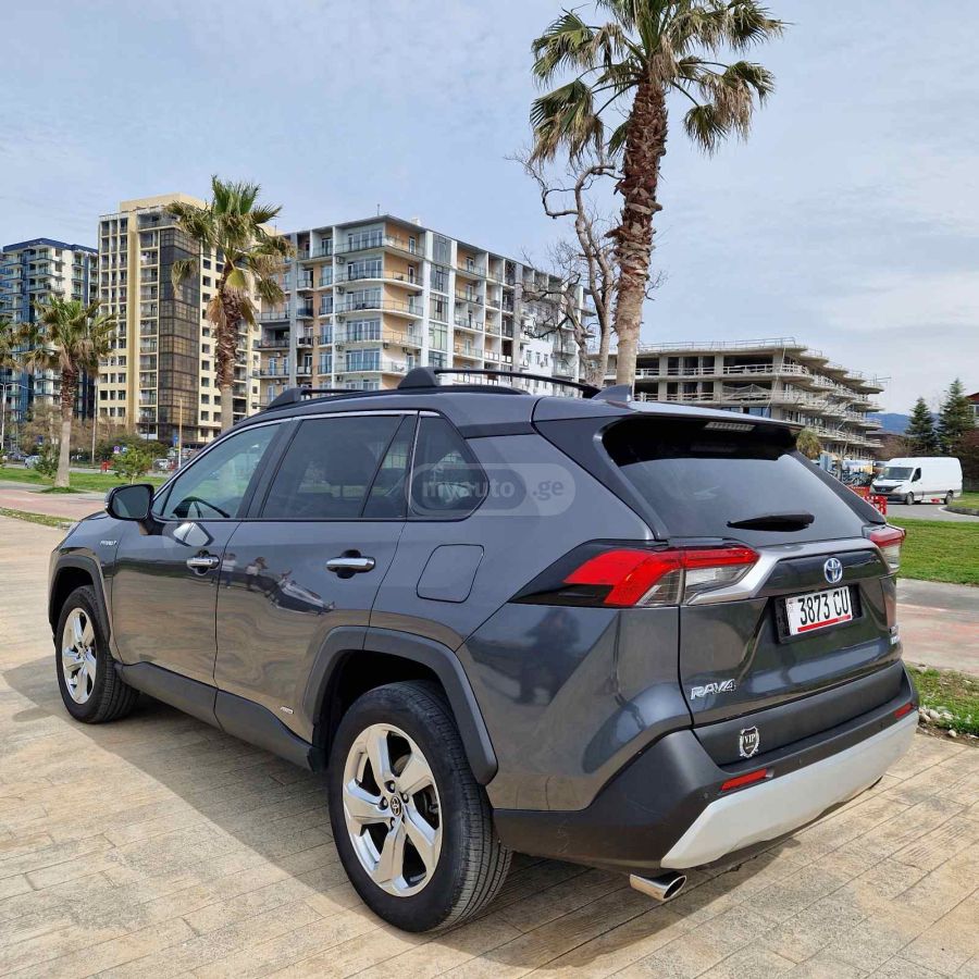 Toyota RAV 4 - фото 4