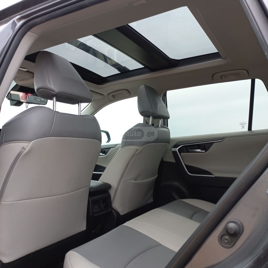 Toyota RAV 4 - фото 5