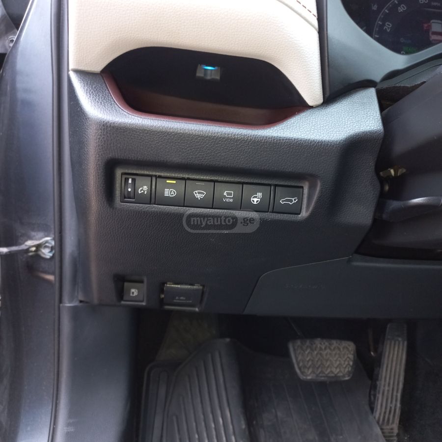 Toyota RAV 4 - фото 6