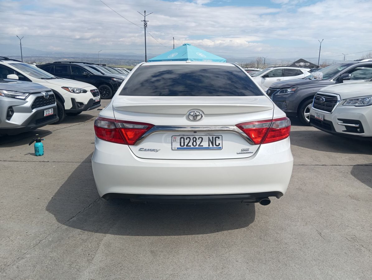 Toyota Camry - фото 5