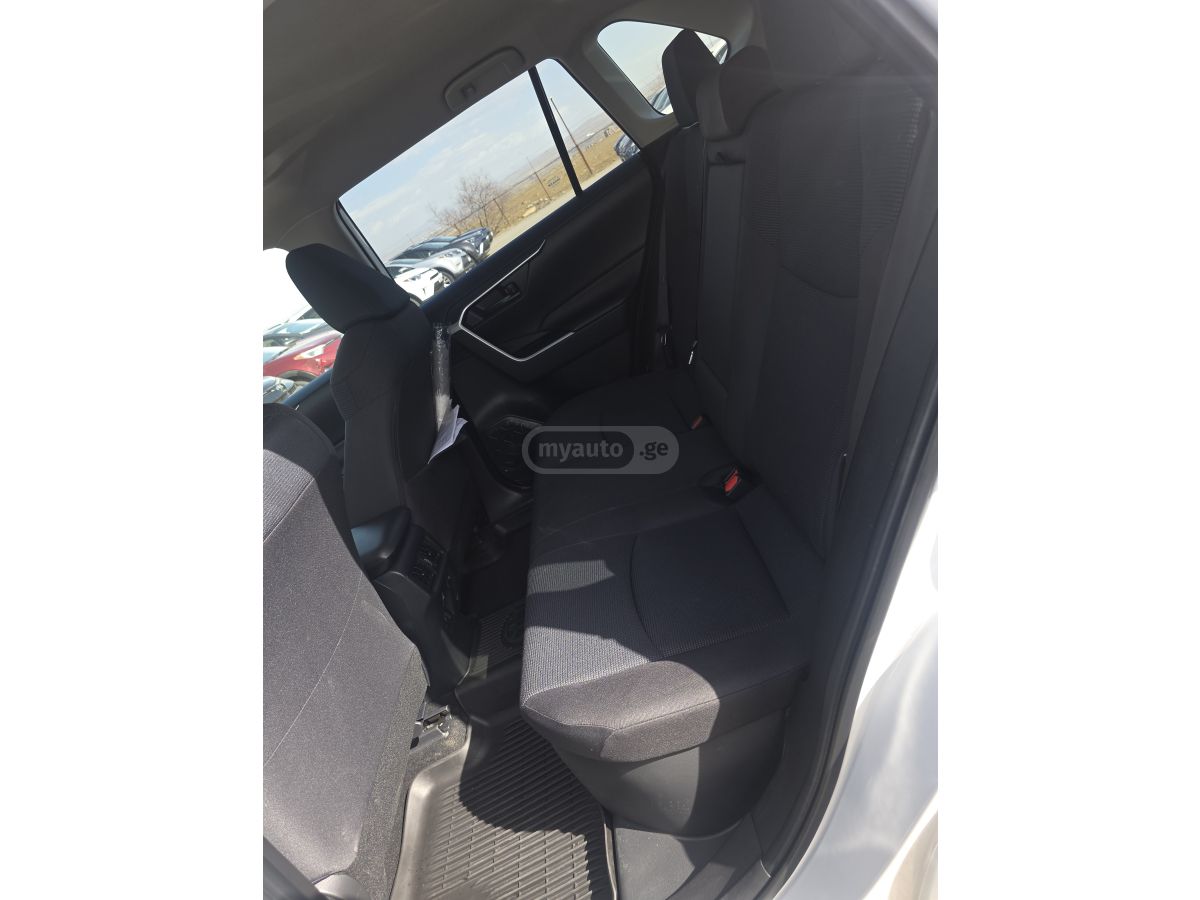 Toyota RAV 4 - фото 12