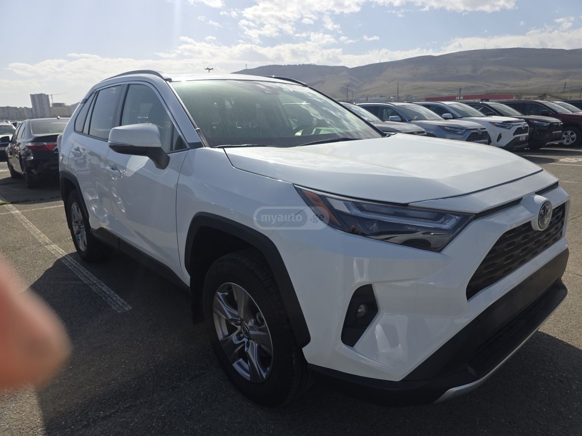 Toyota RAV 4 - фото 4