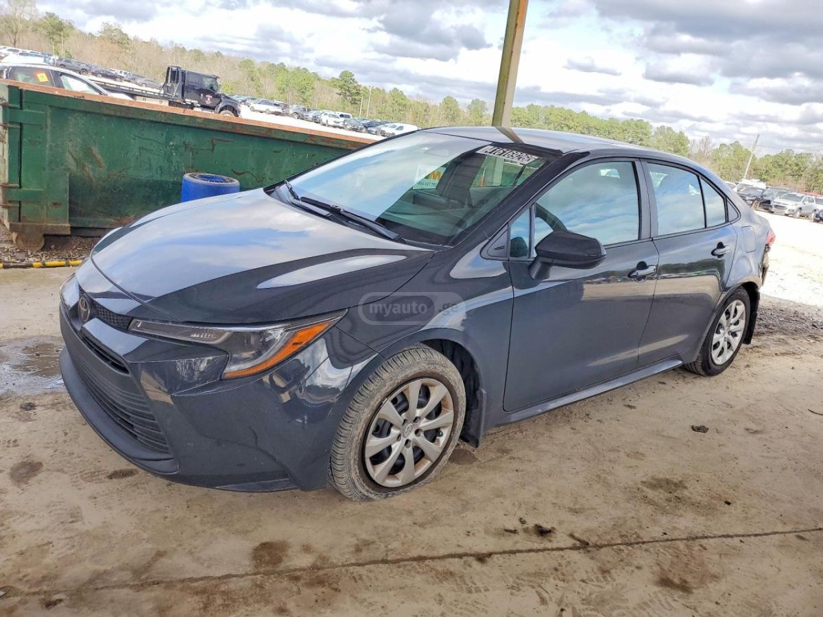 Toyota Corolla - фото 1