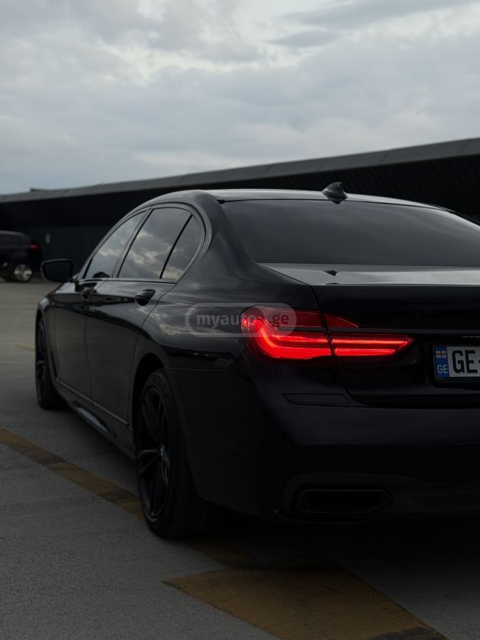 BMW 750 - фото 12