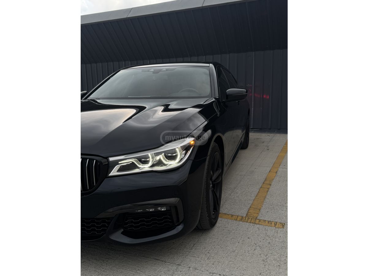 BMW 750 - фото 3