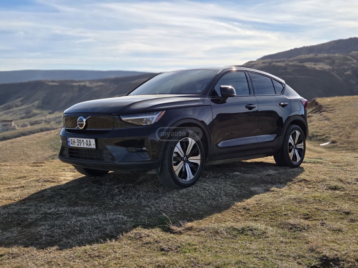 Volvo C40 - фото 1