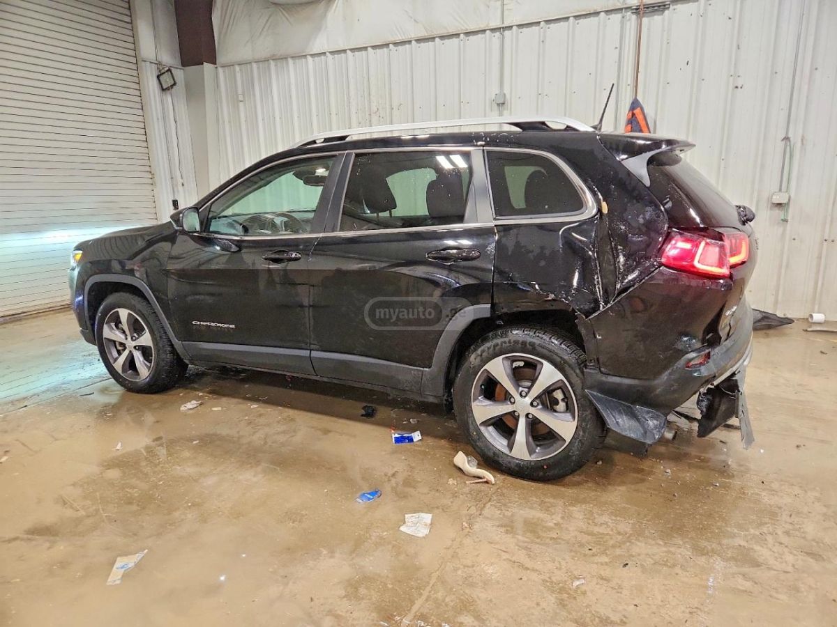 Jeep Cherokee - фото 2
