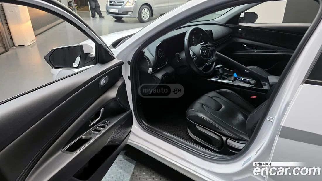 Hyundai Elantra - фото 10