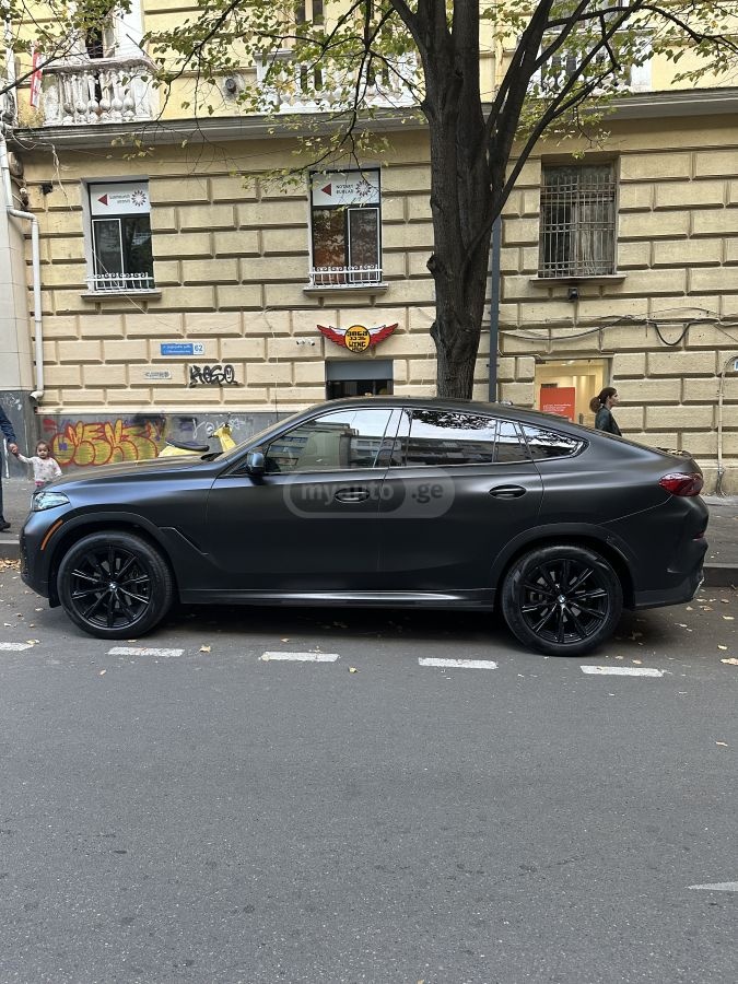 BMW  — миниатюра 8