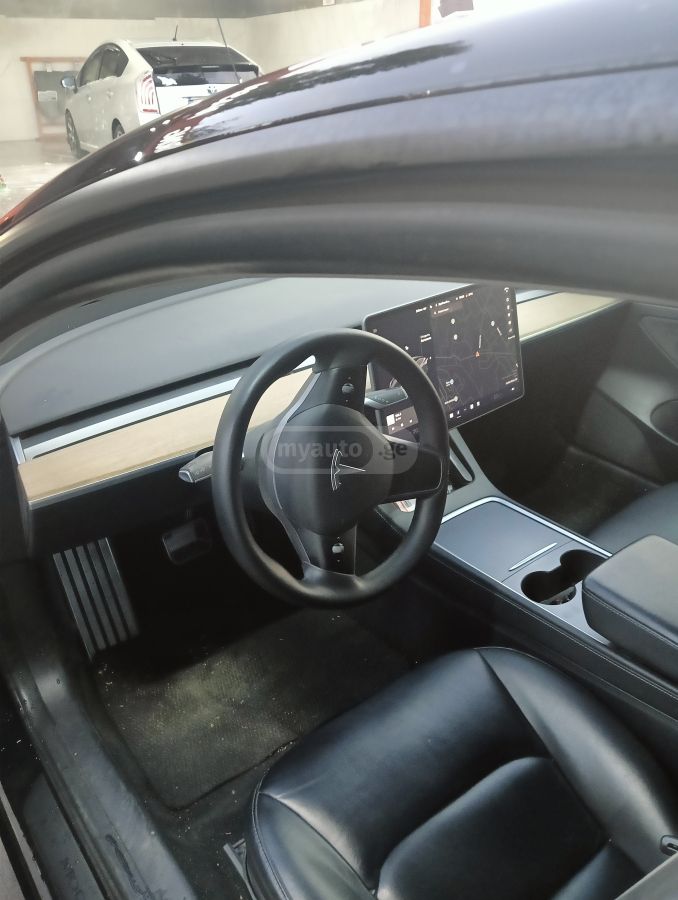 Tesla Model 3 - фото 2