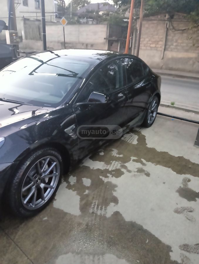 Tesla Model 3 - фото 6