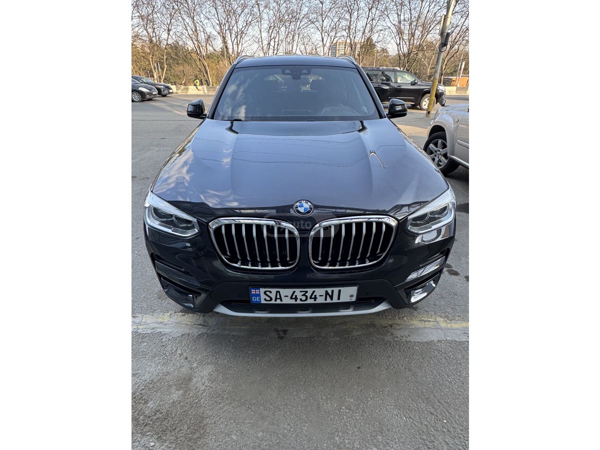 BMW X3 - фото 1
