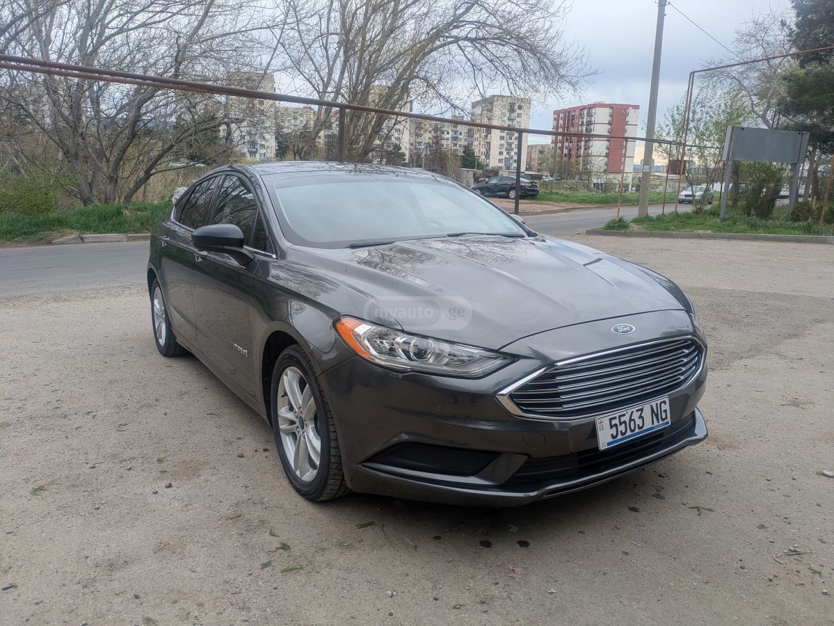 Ford Fusion - фото 1