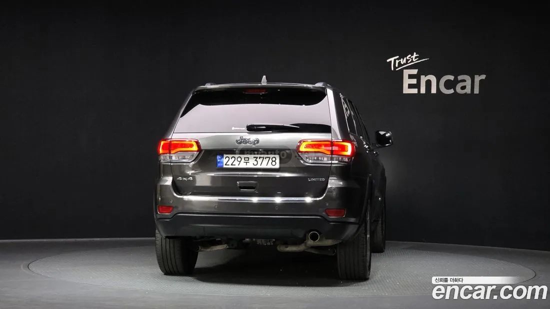 Jeep Grand Cherokee - фото 4