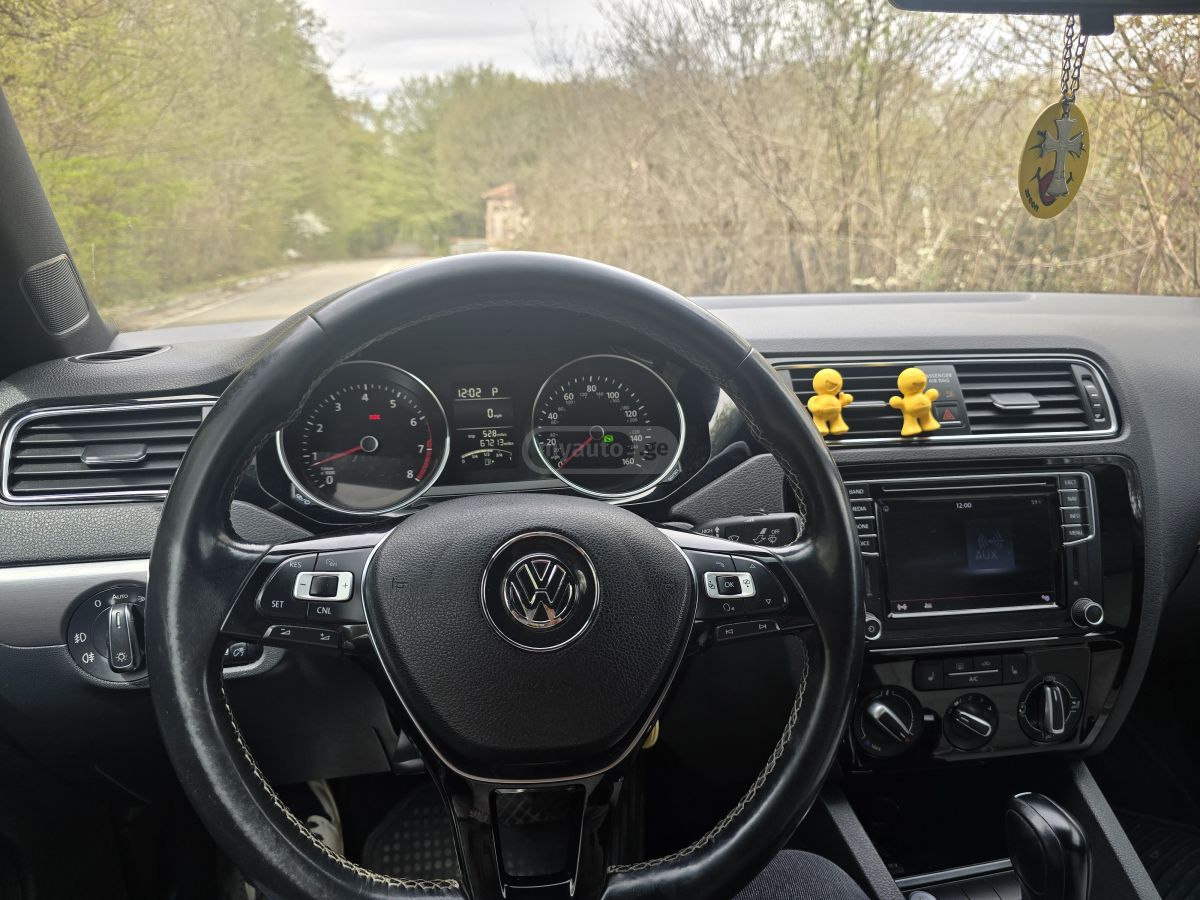Volkswagen Jetta - фото 7