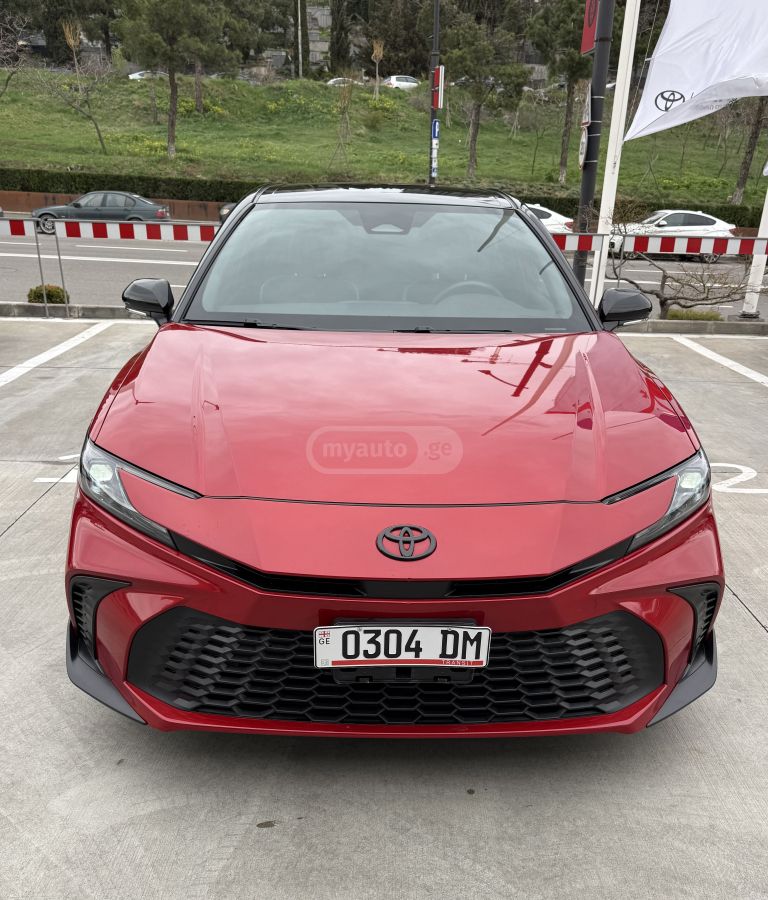 Toyota Camry - фото 2