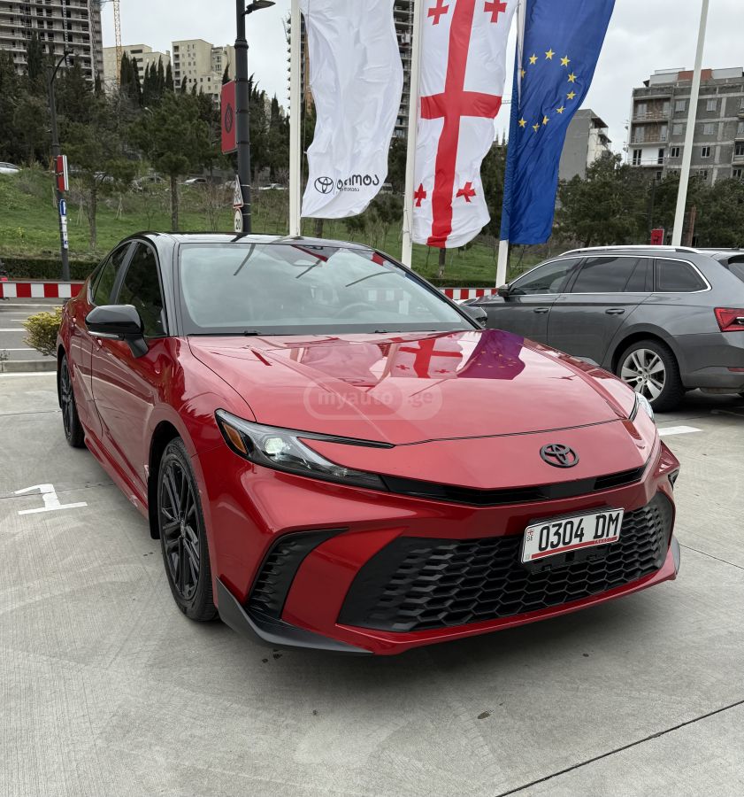 Toyota Camry - фото 3