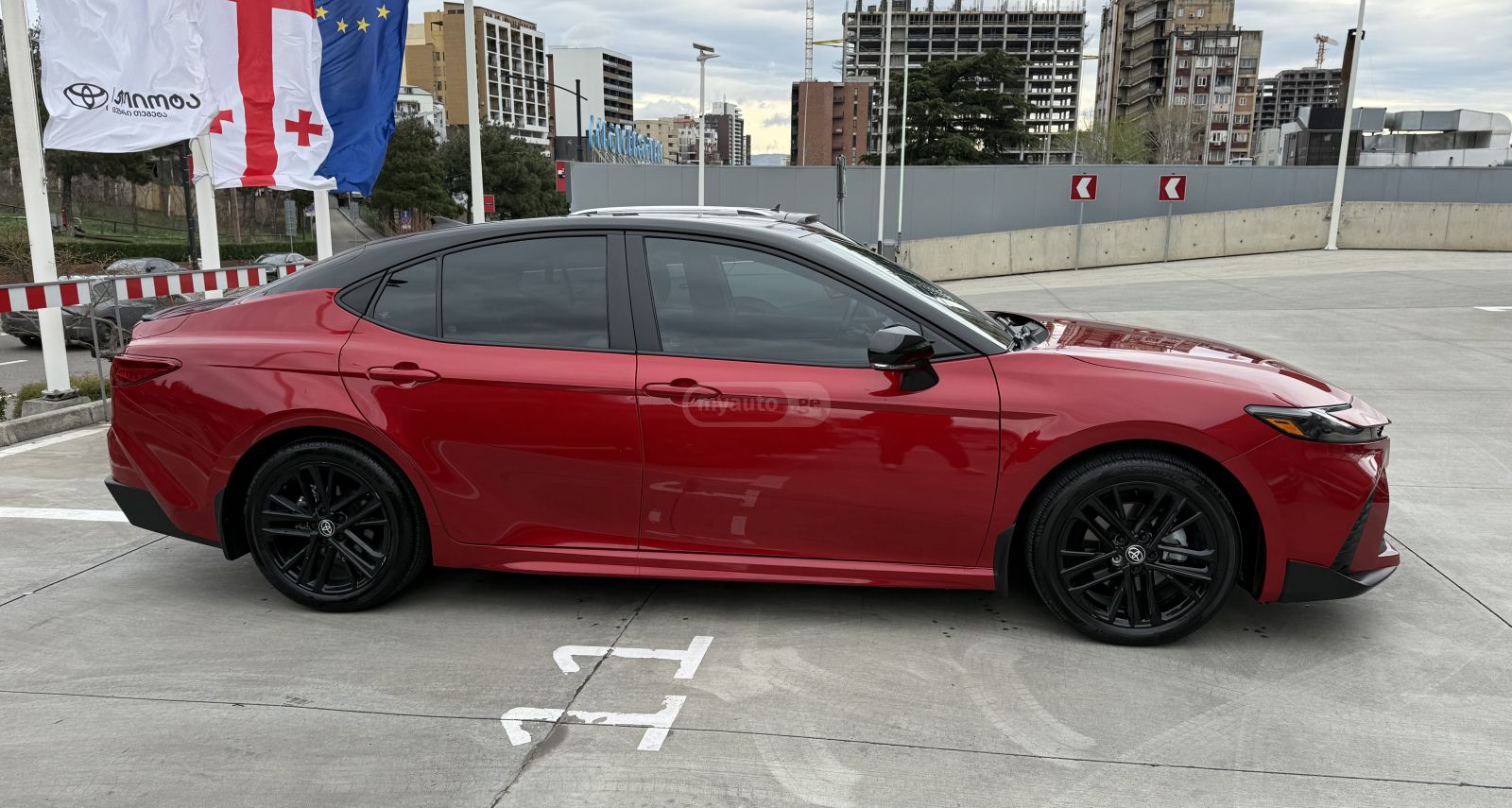 Toyota Camry - фото 4