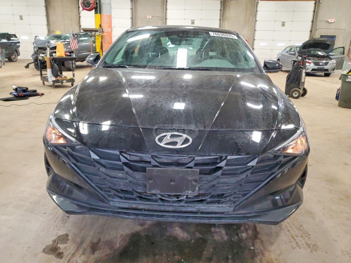 Hyundai Elantra - фото 5