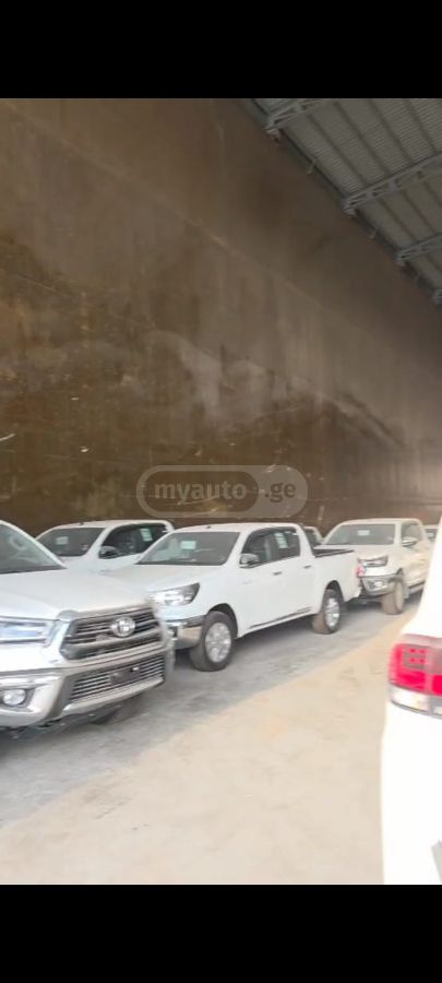 Toyota Hilux 2025 — миниатюра 1